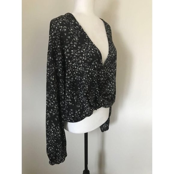 Astr Black Floral Women's Top - Picture 3 of 8